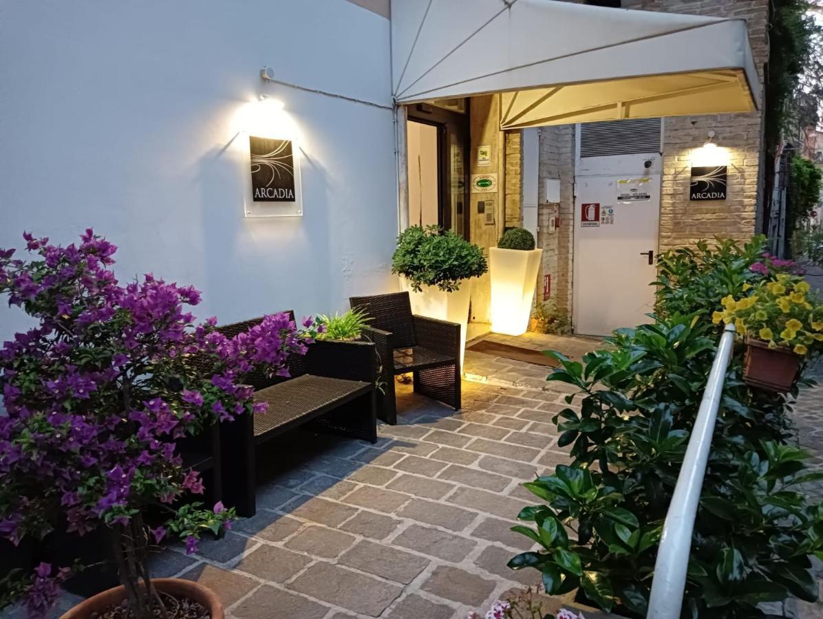 Hotel Arcadia Macerata Buitenkant foto