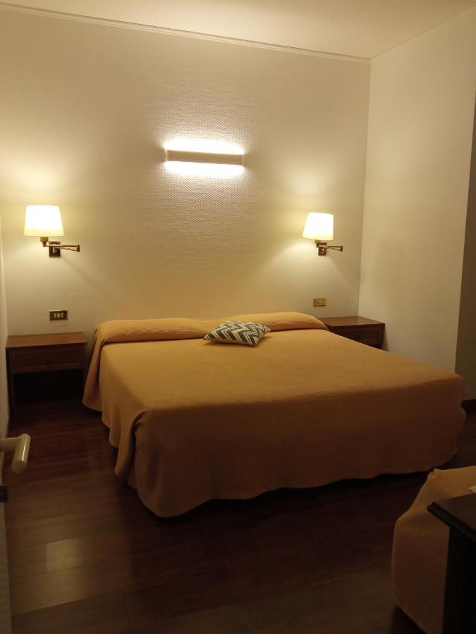 Hotel Arcadia Macerata Buitenkant foto