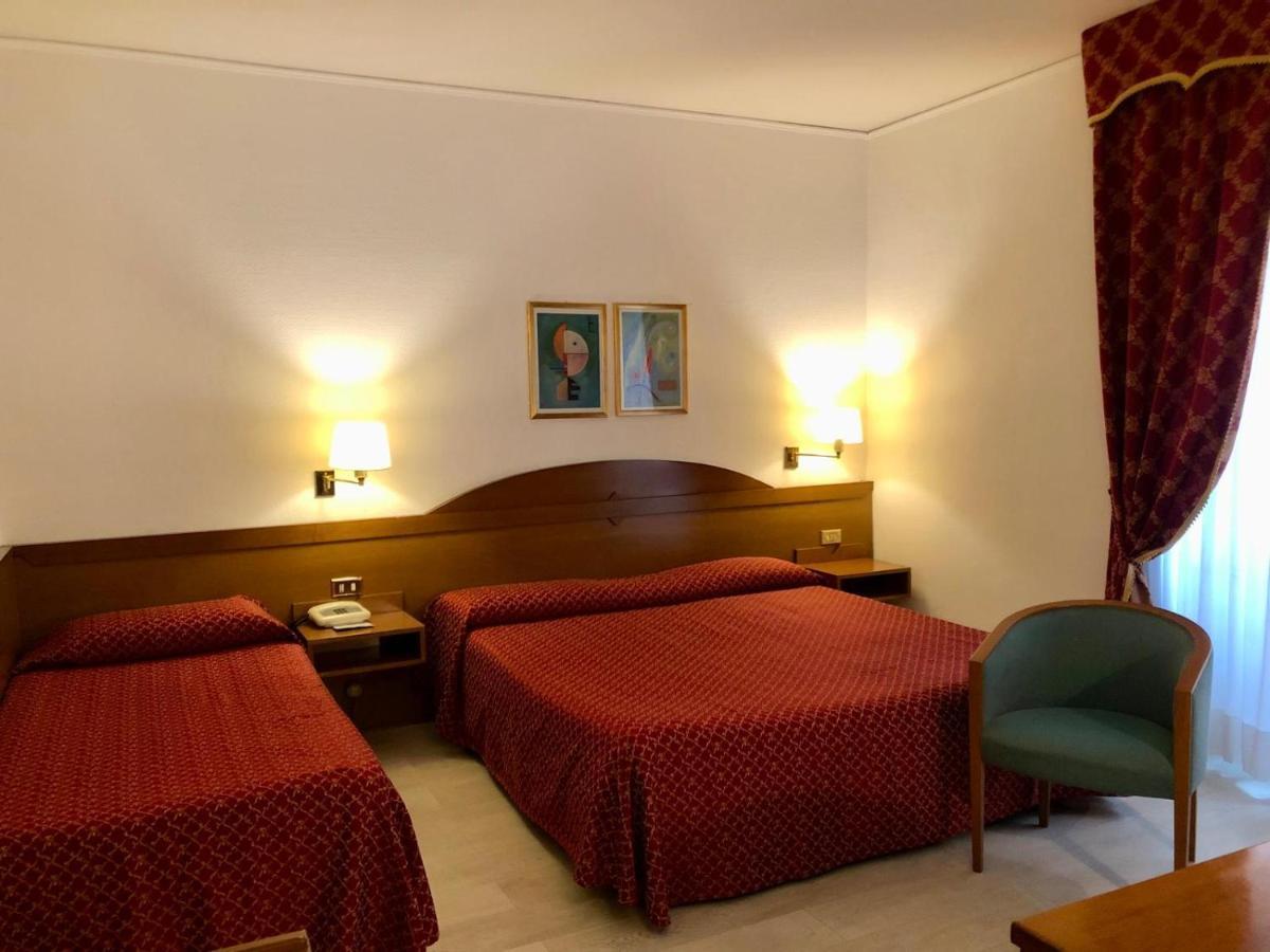 Hotel Arcadia Macerata Buitenkant foto