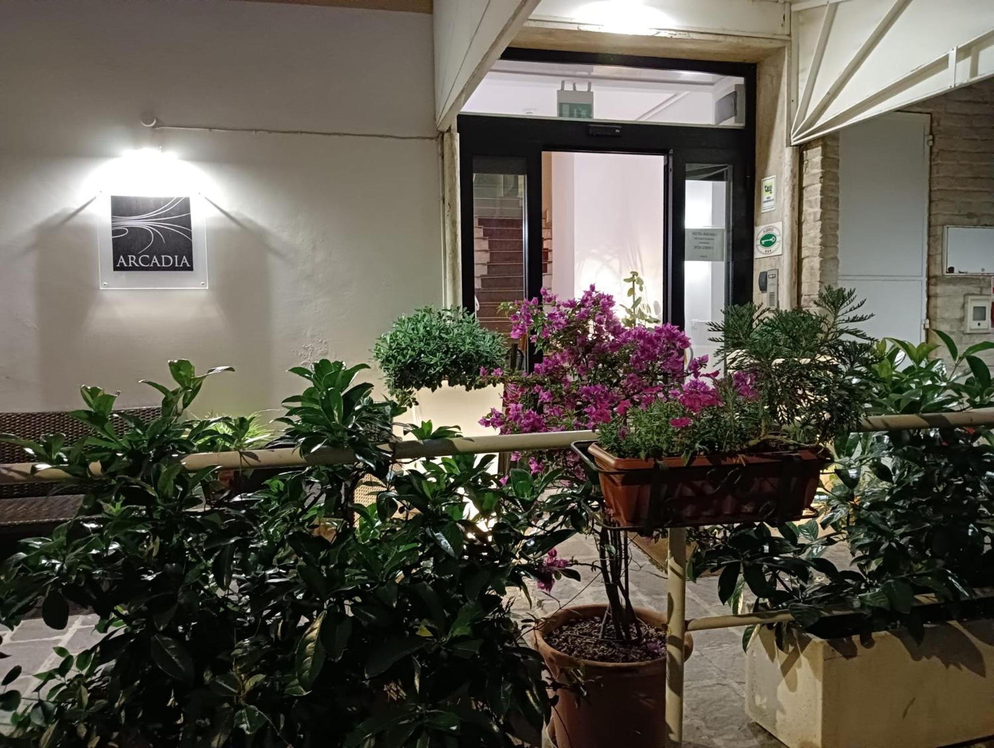 Hotel Arcadia Macerata Buitenkant foto