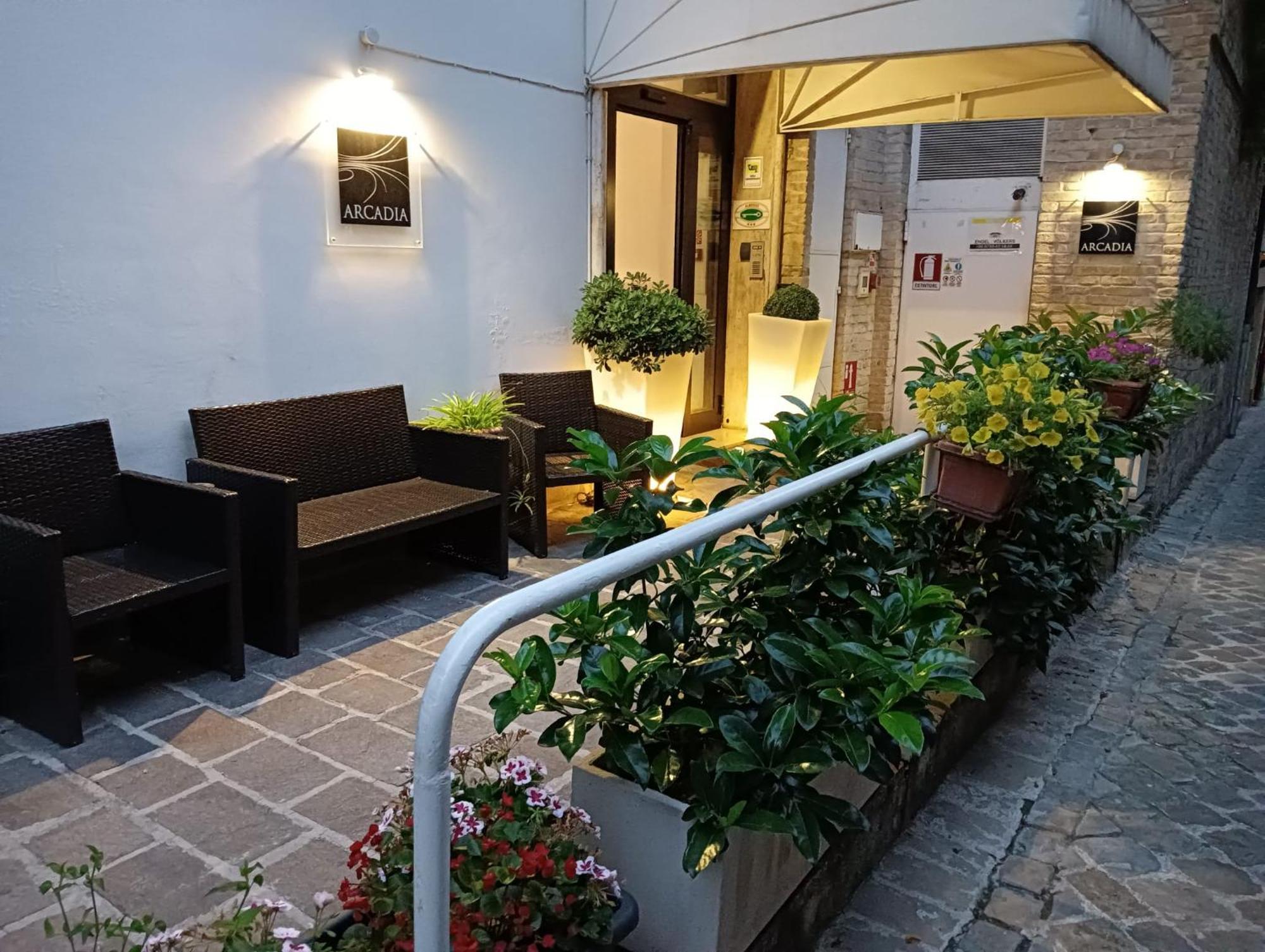 Hotel Arcadia Macerata Buitenkant foto